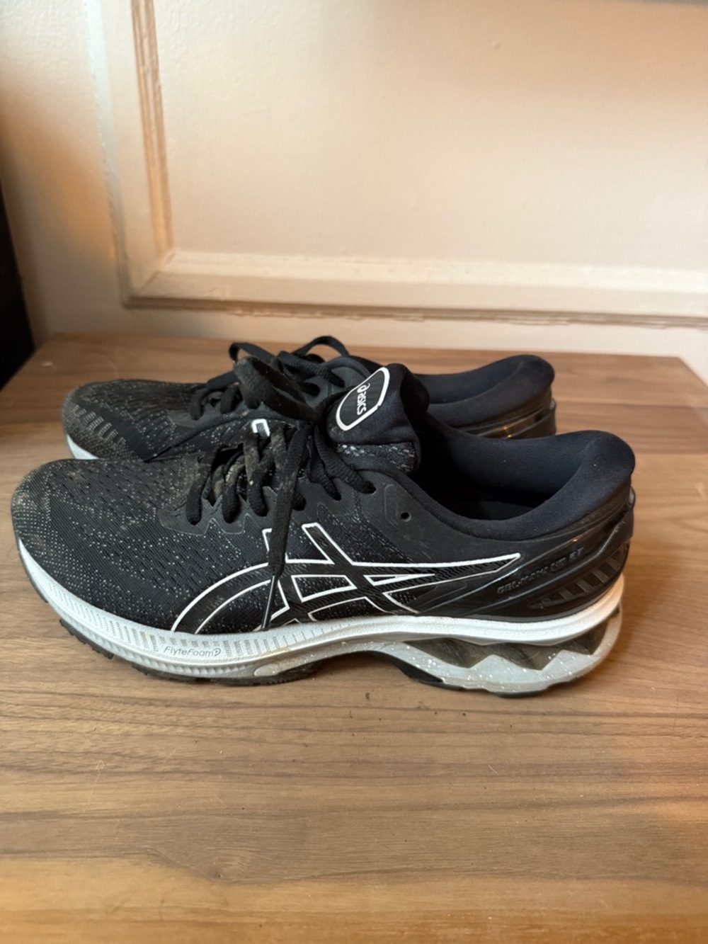 Asics Black and White Women's Athletic Running Shoes kayano 27